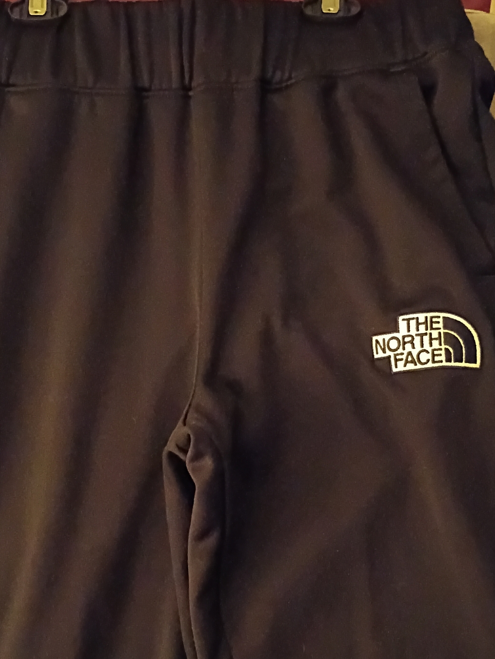 The North Face  Mens Black Jogger Sweatpants with Logo